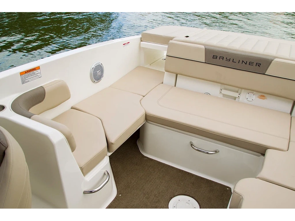 Bayliner VR6 VR6 Blue Hull Sides (White Bottom) 2025 alt