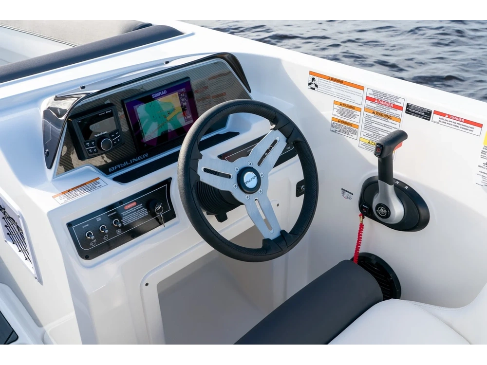 Bayliner DX2050 DX2050 Blue Hull Sides (White Bottom) 2025 alt