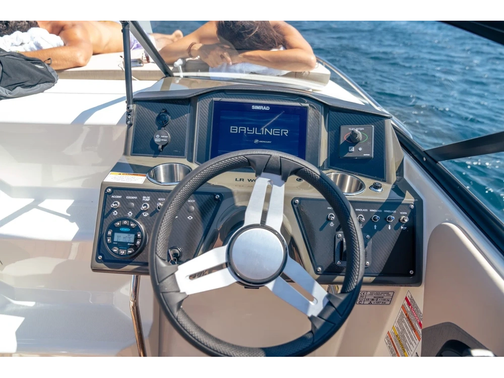 Bayliner VR6 CUDDY OUTBOARD VR6 CUDDY OUTBOARD Blue Hull Sides (White Bottom) 2025 alt