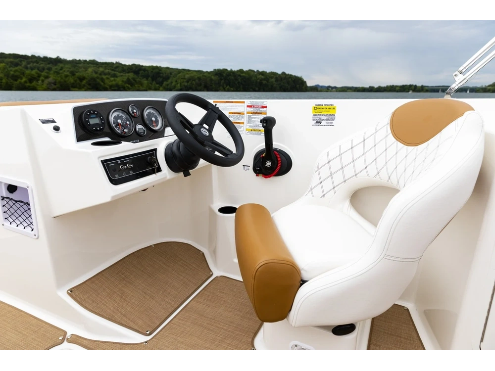 Bayliner DX2200 DX2200 Blue Hull Sides (White Bottom) 2025 alt