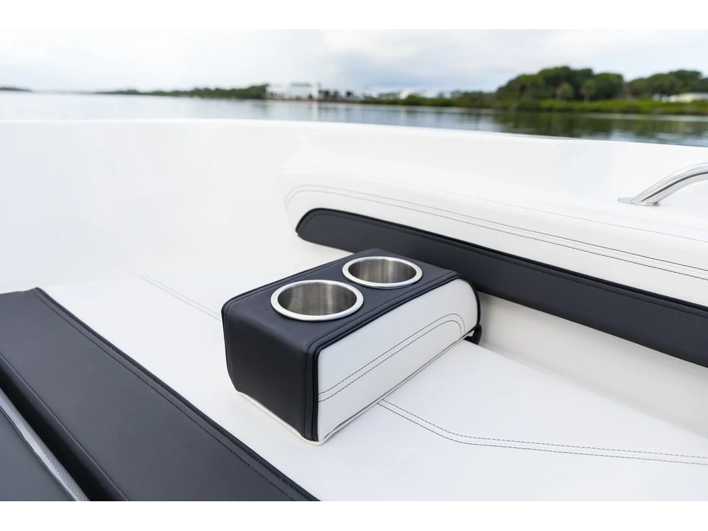 2025 Bayliner T20CC T20CC Blue Hull Sides (White Bottom) alt