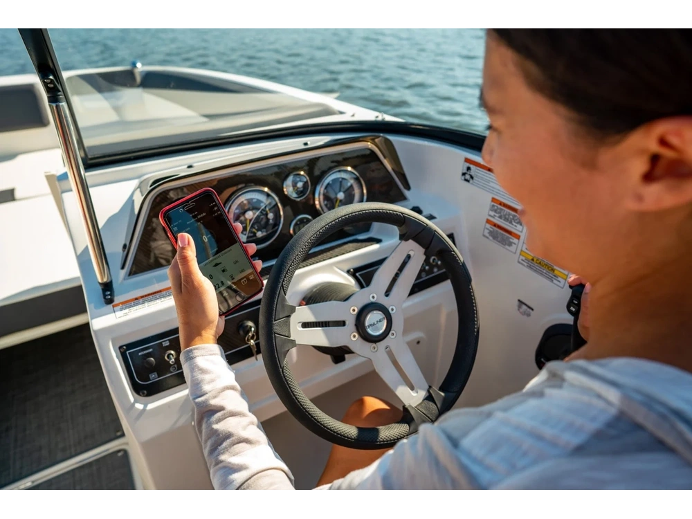 2025 Bayliner DX2000 DX2000 Blue Hull Sides (White Bottom) alt