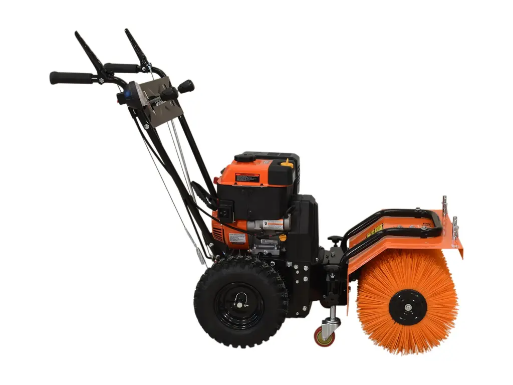 Ducar Brosse motorisée avec moteur hivernisé - 24 po (pour utilisation neige) 2025