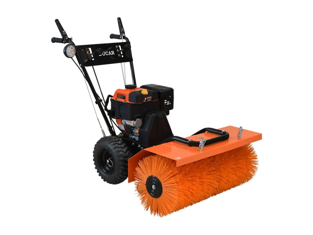 Ducar Brosse motorisée avec moteur hivernisé - 32 po (pour utilisation neige) 2025