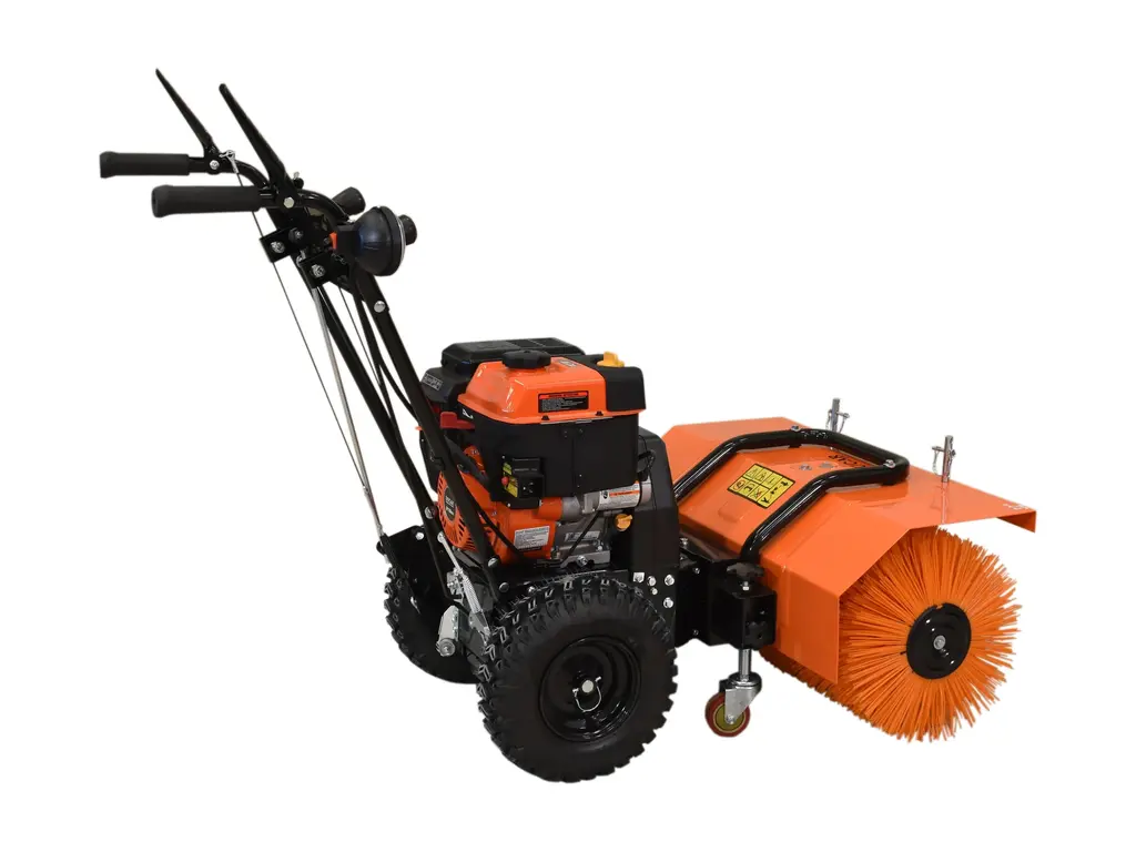 Ducar Brosse motorisée avec moteur hivernisé - 32 po (pour utilisation neige) 2025