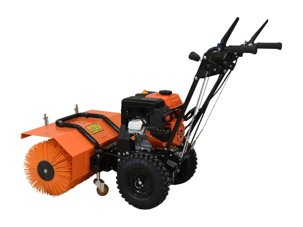 Ducar Brosse motorisée avec moteur hivernisé - 32 po (pour utilisation neige) 2025