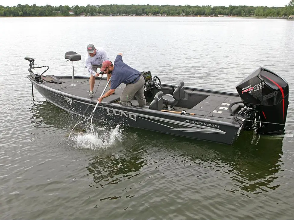 Lund 2075 Pro-V Musky XS 2025