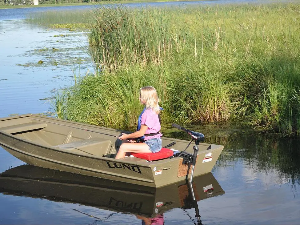 2025 Lund 1040 Jon Boat Tiller