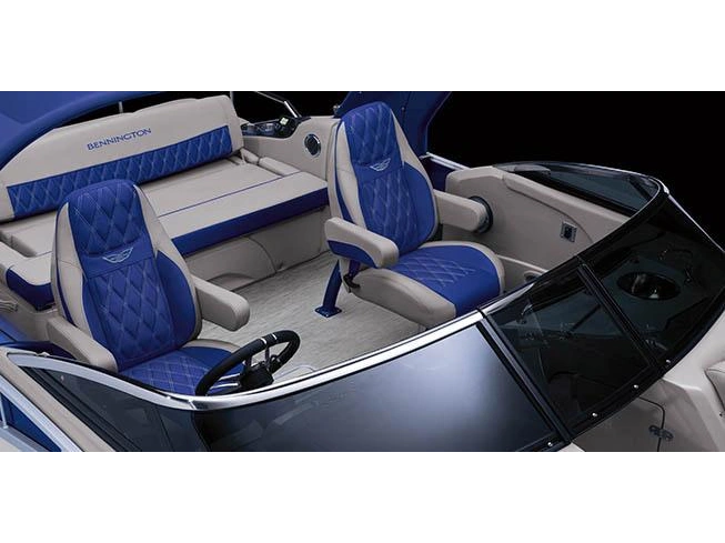 Bennington Marine Q Line 25 Q Stern Radius Quad Bench 2025 alt