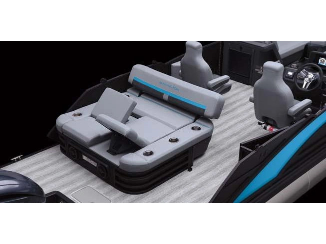 Bennington Marine M Line 22 M Fastback Quad Bench 2025 alt