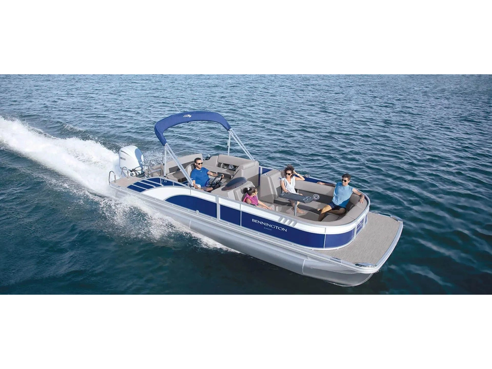 Bennington Marine L Bowrider Line 23 LT Fastback Quad Bench 2025 alt