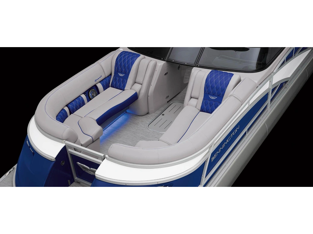 2025 Bennington Marine Q Line 25 Q Stern Radius Quad Bench alt