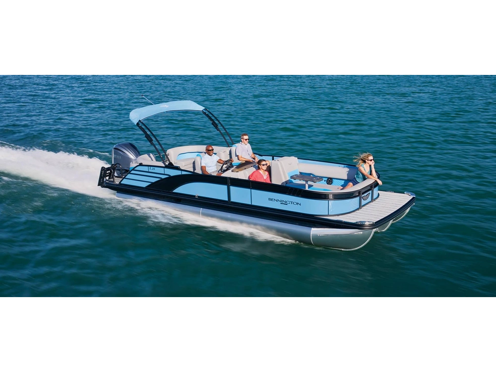 Bennington Marine L Bowrider Line 23 LT Fastback Quad Bench 2025 alt