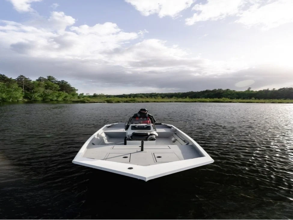 Lund 1870 Predator 1870 Predator Tiller 2025 alt