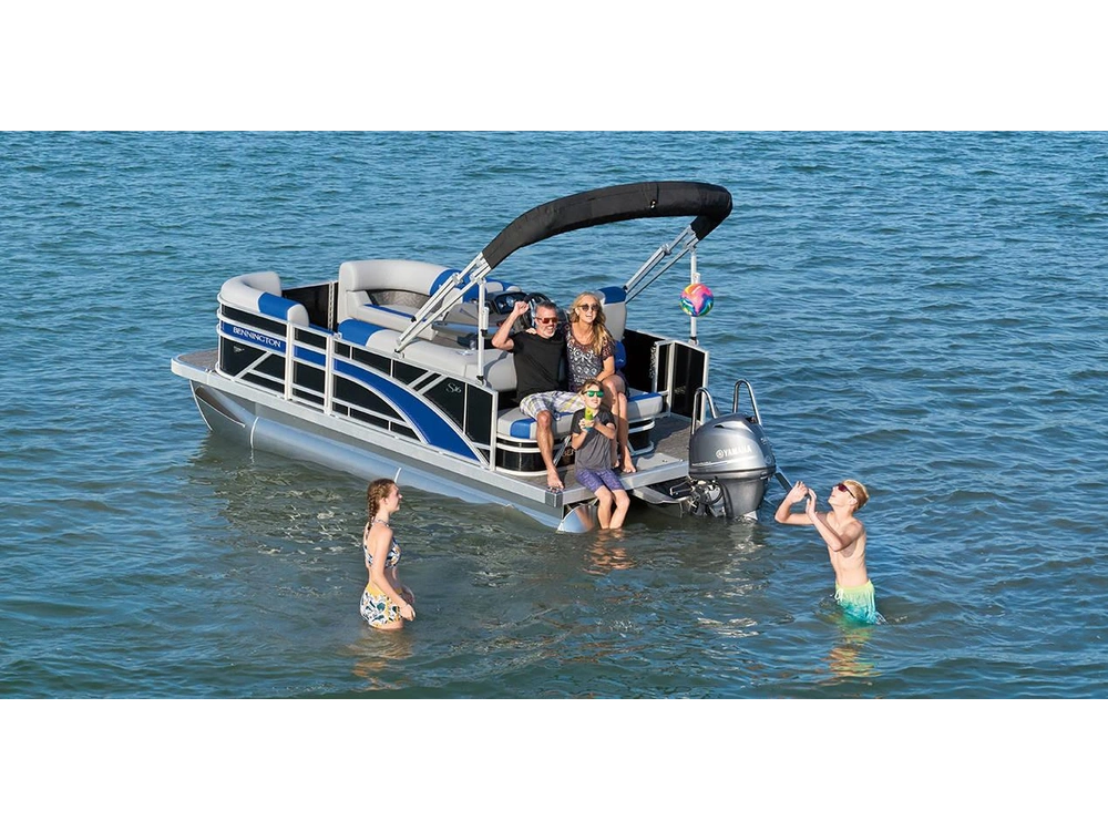 2025 Bennington Marine S Line 20 S Stern Radius Quad Bench alt