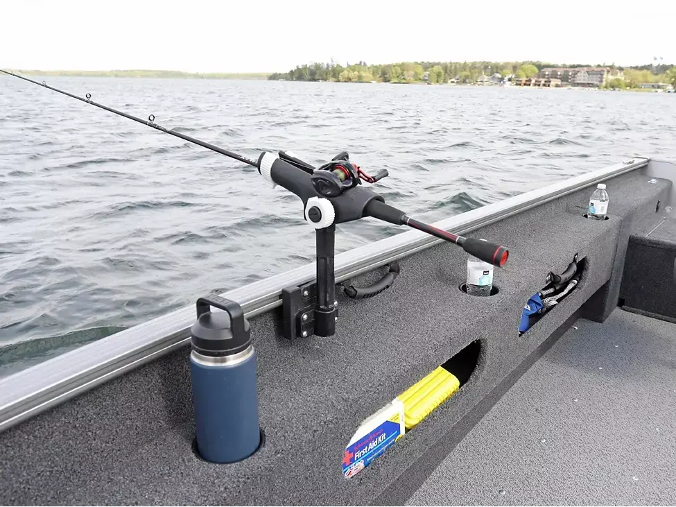 2025 Lund 1775 Pro Guide Tiller