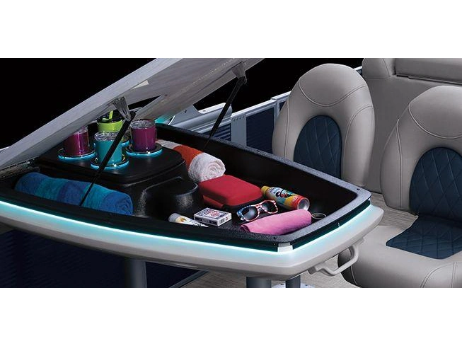 Bennington Marine L Line 20 L Stern Radius Quad Bench 2025 alt