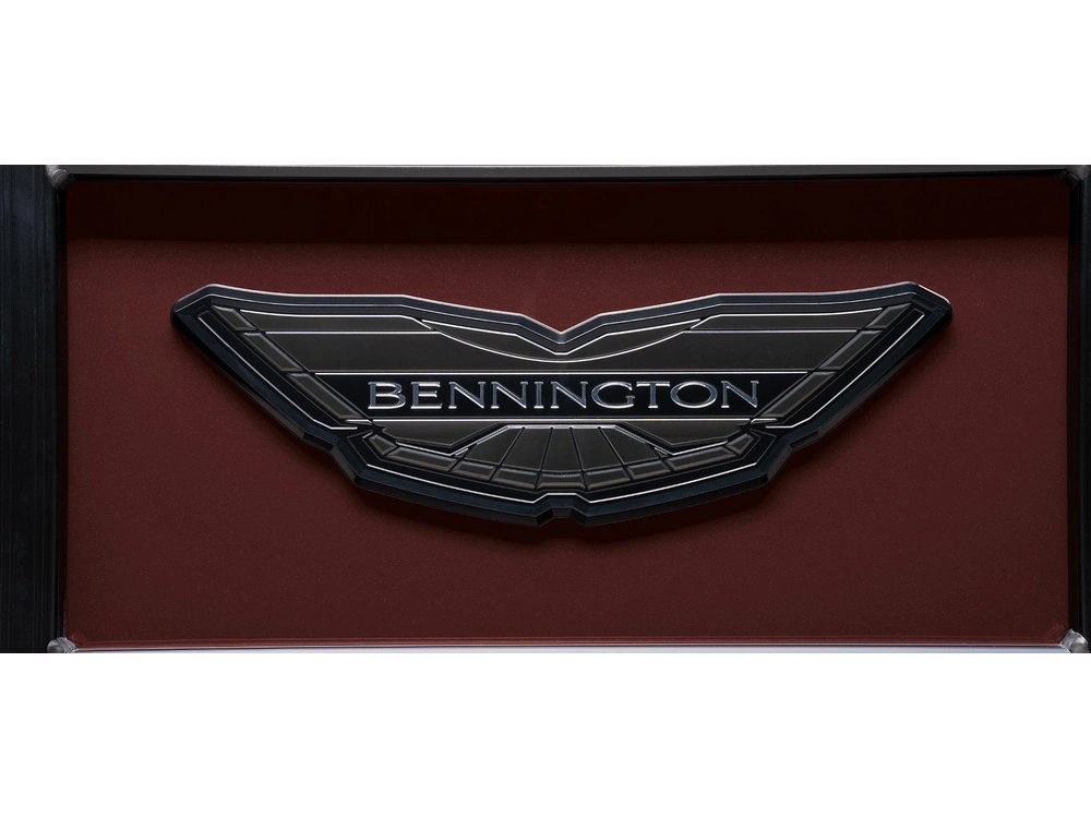 2025 Bennington Marine L Line 20 L Stern Radius Quad Bench alt