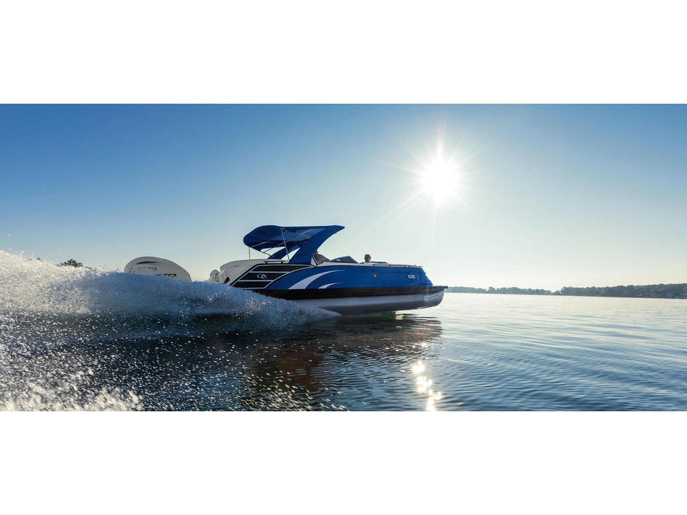 Bennington Marine QX Line 23 QX Fastback Quad Bench 2025 alt