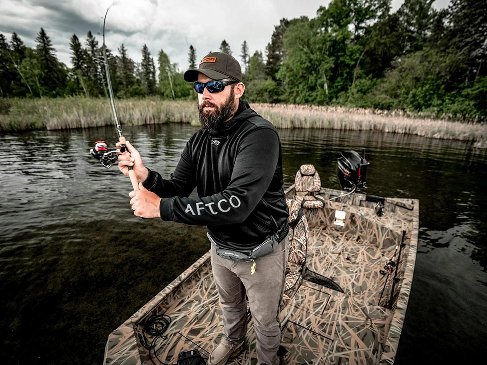 Lund 1660 Predator 1660 Predator Tiller 2025 alt