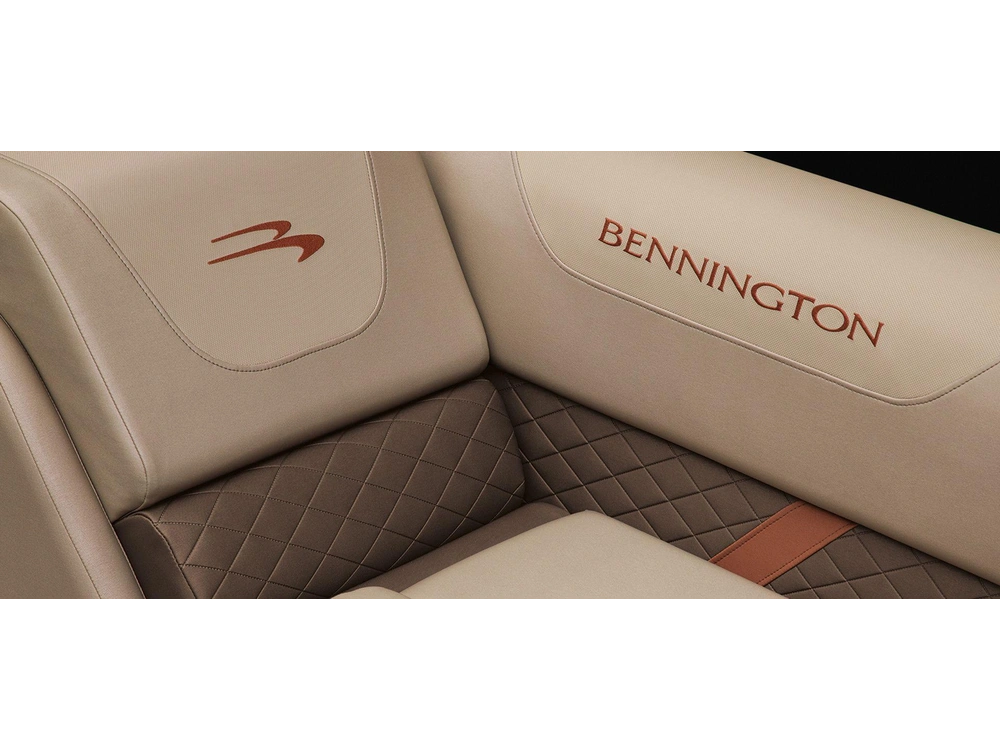 2025 Bennington Marine SX Line 20 SX Stern Radius Quad Bench alt