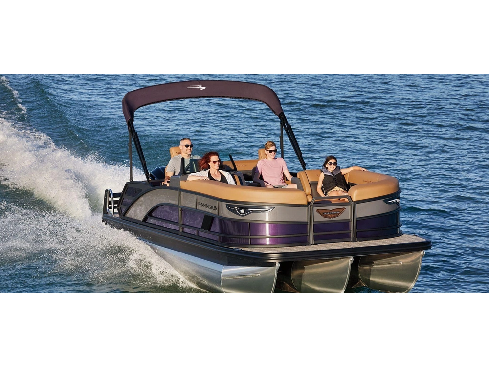 Bennington Marine M Line 22 M Fastback Quad Bench 2025 alt