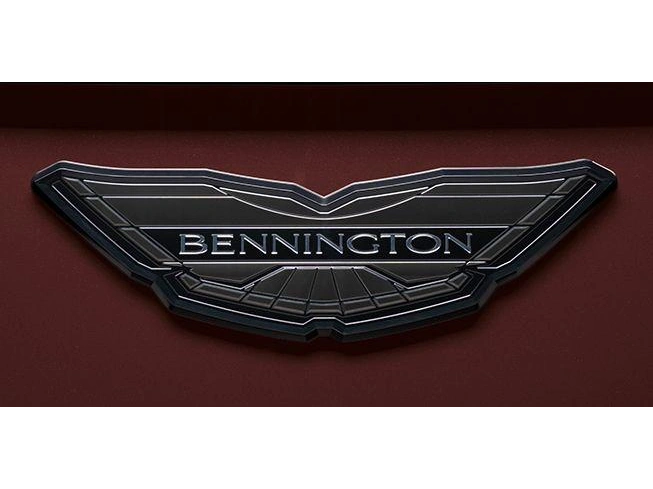 2025 Bennington Marine L Line 20 L Stern Radius Quad Bench alt