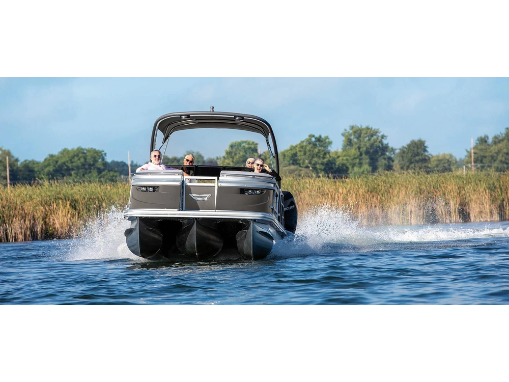 2025 Bennington Marine Q Line 25 Q Stern Radius Quad Bench alt