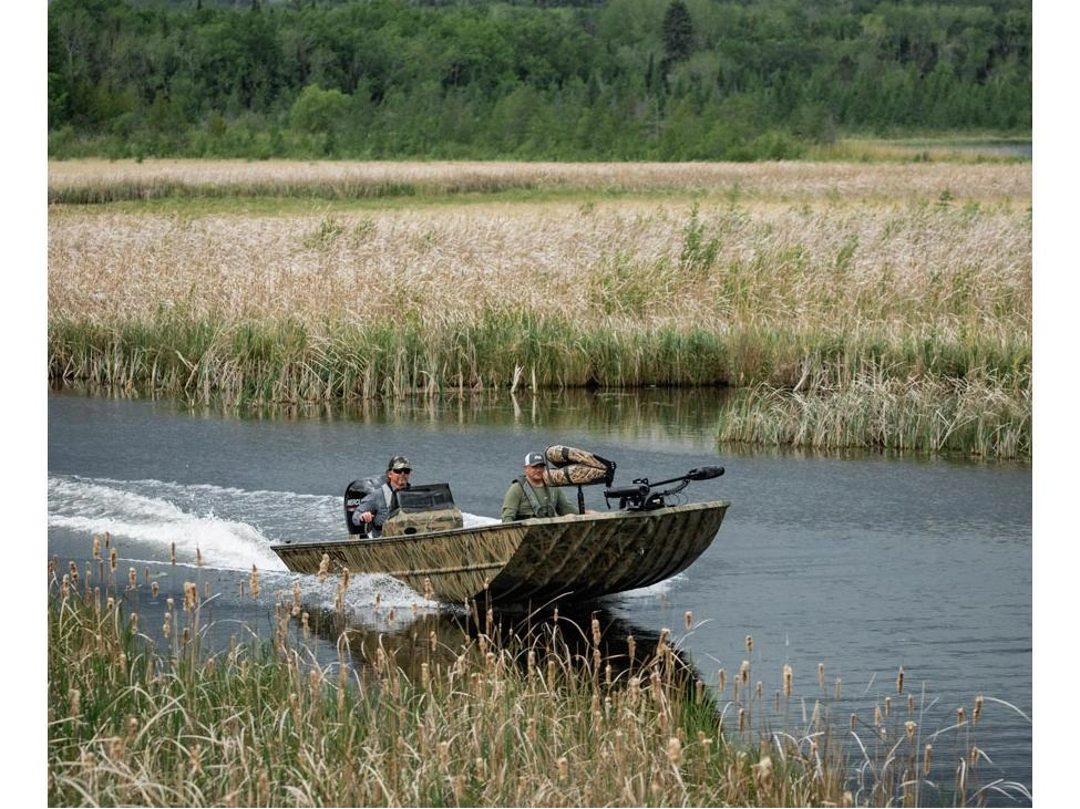 Lund 2070 Predator 2070 Predator SS 2025 alt