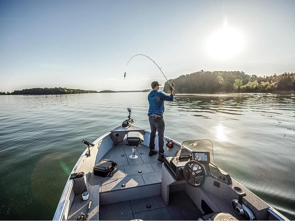 2025 Lund 2075 Alaskan 2075 Alaskan Tiller alt