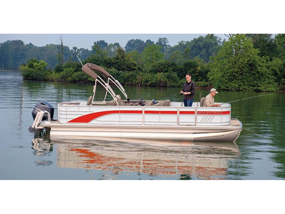 2025 Bennington Marine L Line 20 L Stern Radius Quad Bench alt