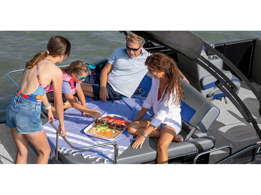 Bennington Marine L Bowrider Line 23 LT Fastback Quad Bench 2025 alt