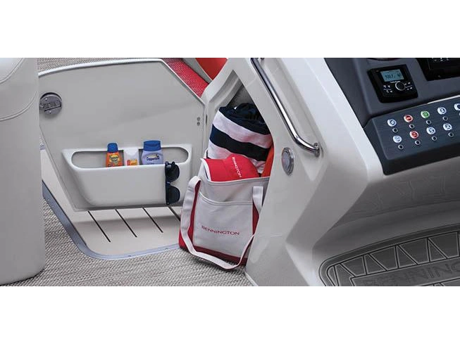 Bennington Marine Q Line 25 Q Stern Radius Quad Bench 2025 alt