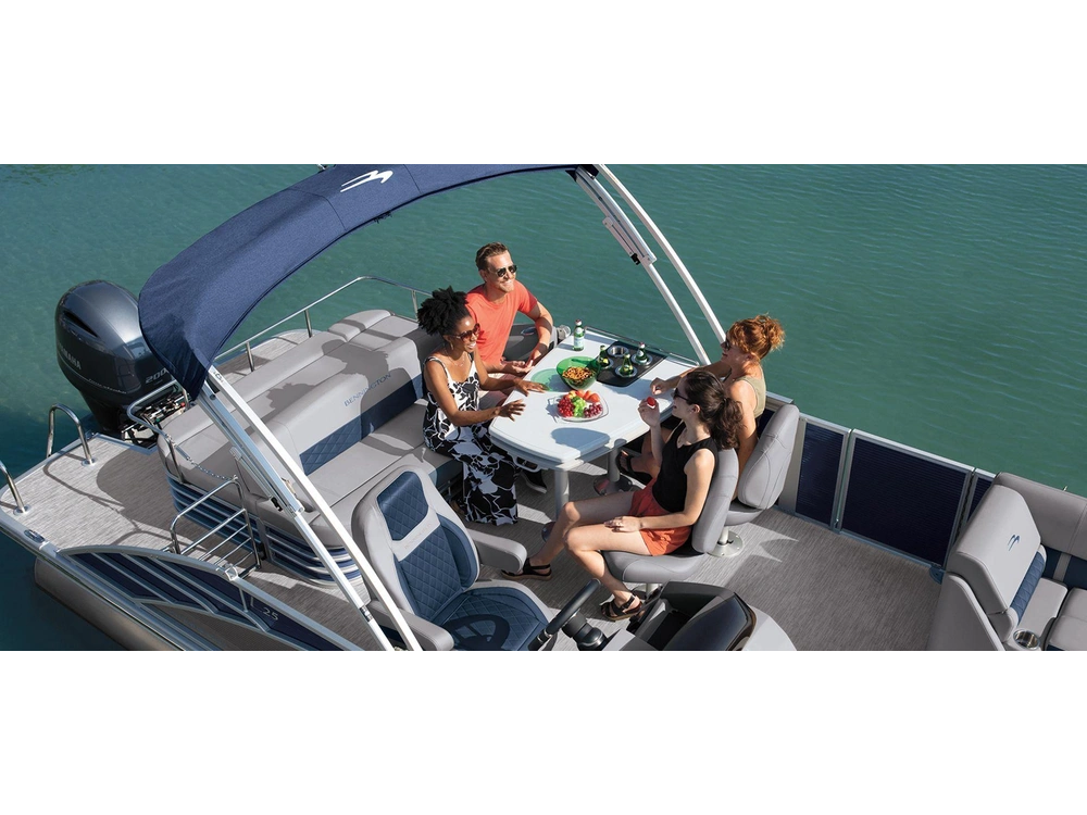 2025 Bennington Marine L Line 20 L Stern Radius Quad Bench alt