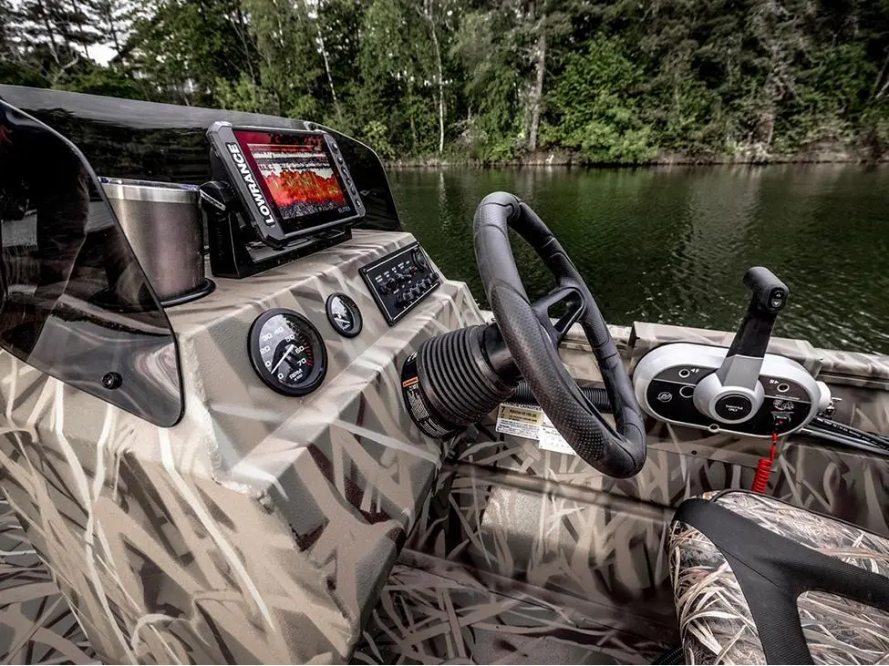 2025 Lund 2070 Predator SS