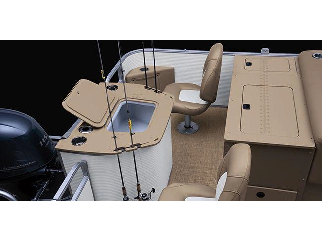 Bennington Marine L Line 20 L Stern Radius Quad Bench 2025 alt