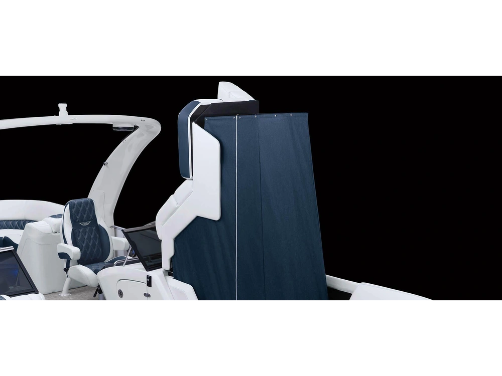2025 Bennington Marine Q Line 25 Q Stern Radius Quad Bench alt