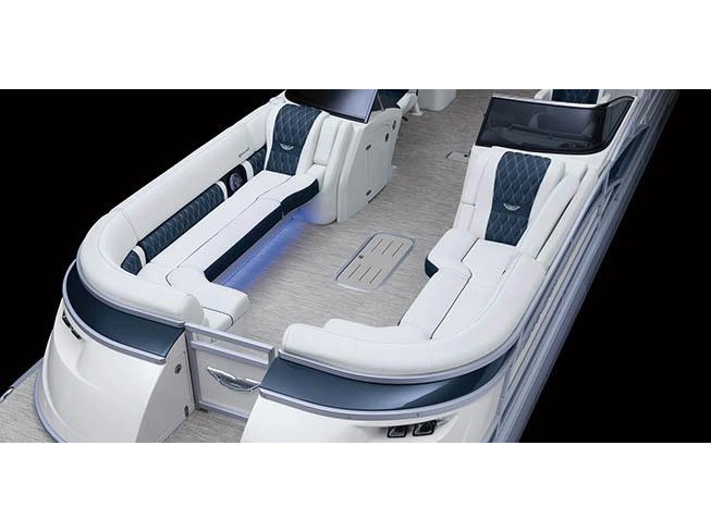 2025 Bennington Marine Q Line 25 Q Stern Radius Quad Bench alt