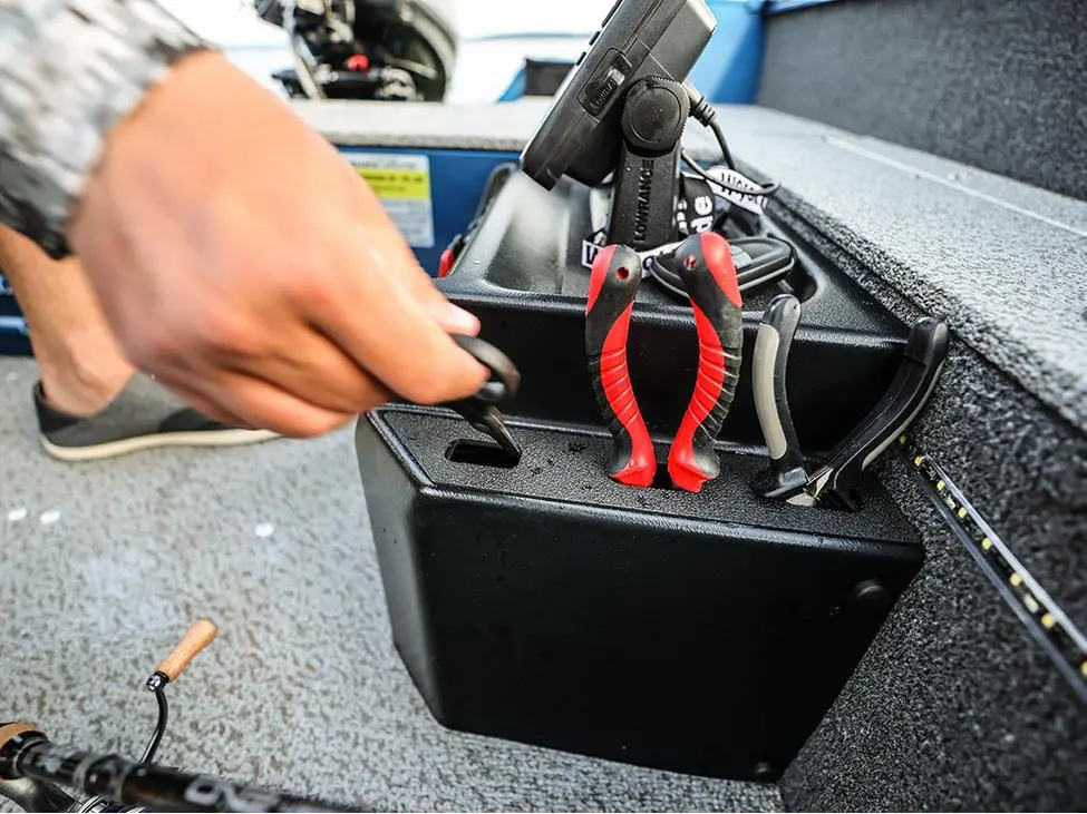 Lund 1650 Angler Tiller 2025