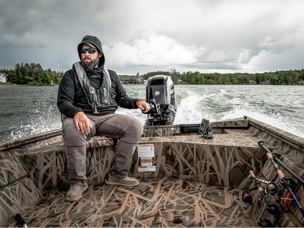 Lund 1660 Predator 1660 Predator Tiller 2025 alt