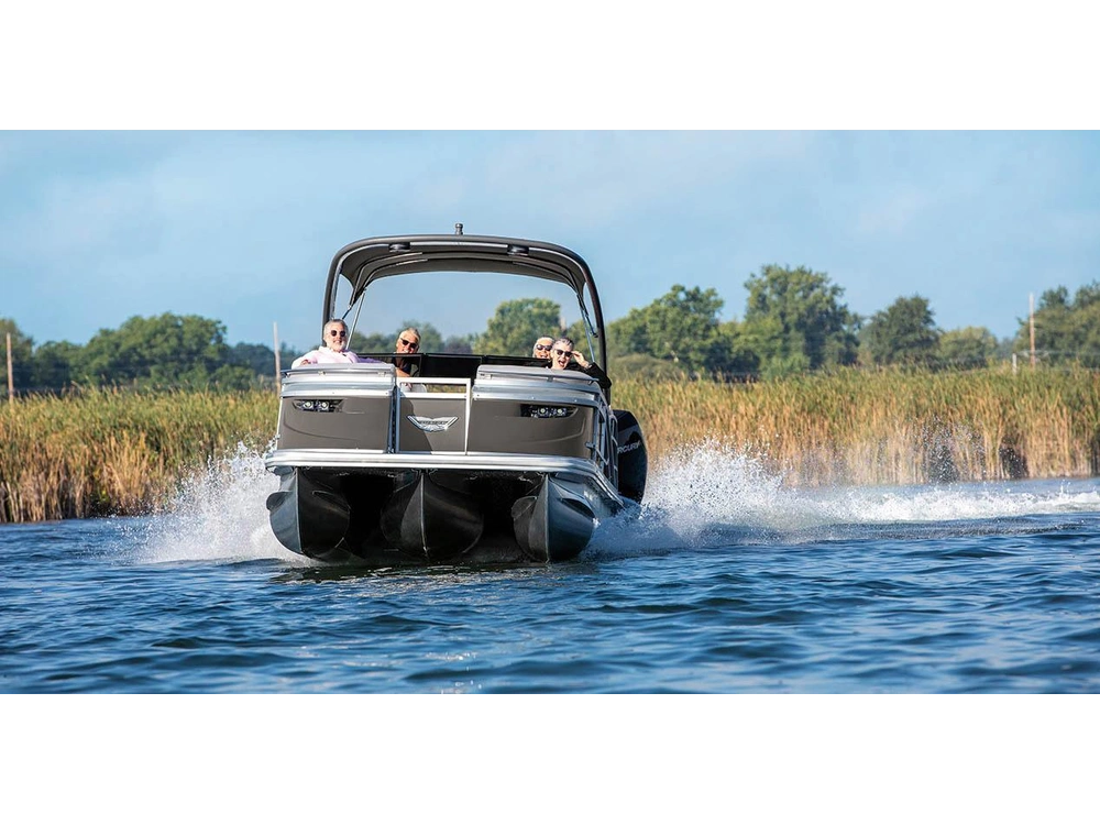 2025 Bennington Marine Q Line 25 Q Stern Radius Quad Bench alt