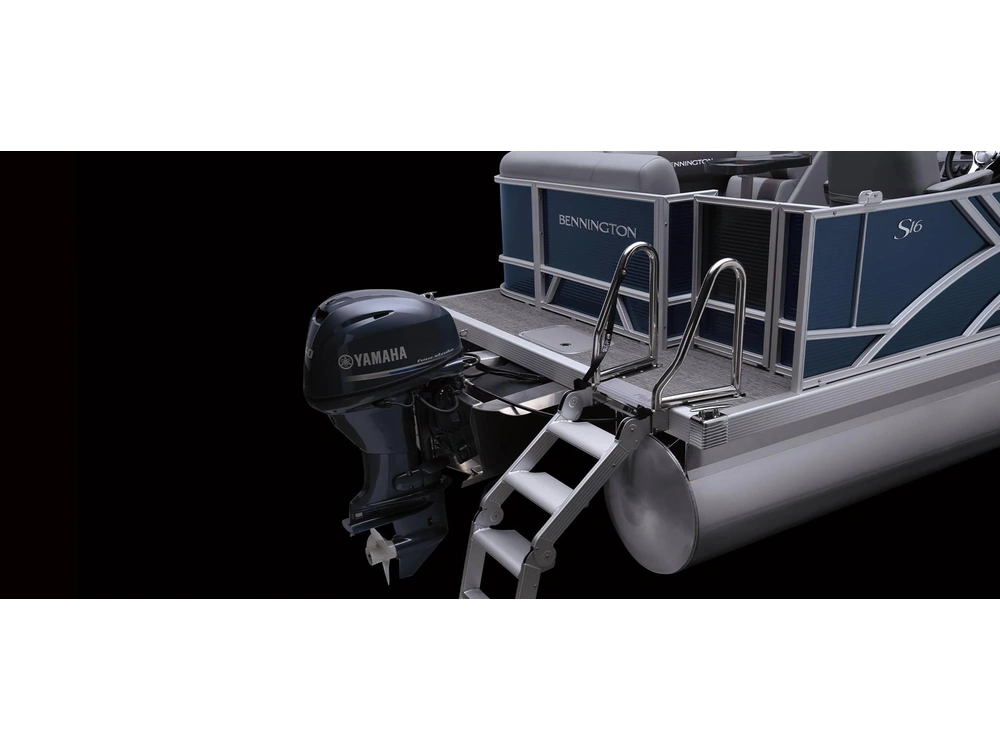 Bennington Marine S Line 20 S Stern Radius Quad Bench 2025 alt