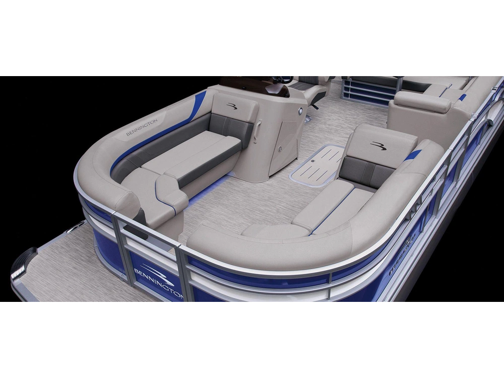 Bennington Marine SX Line 20 SX Stern Radius Quad Bench 2025 alt