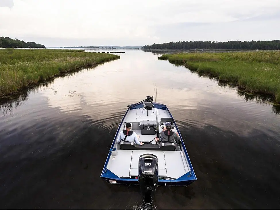 2025 Lund 1870 Predator CC