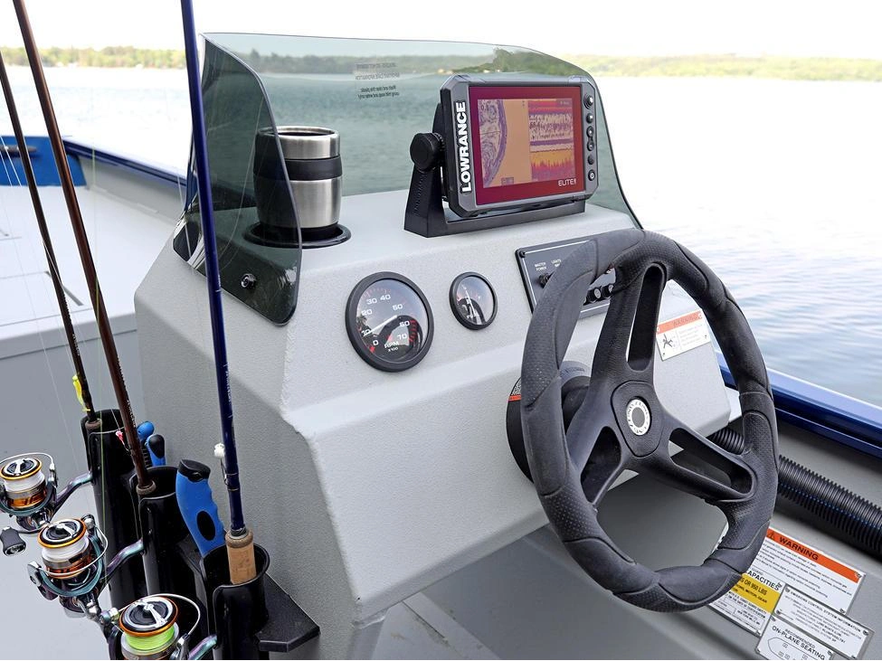 Lund 2070 Predator 2070 Predator SS 2025 alt