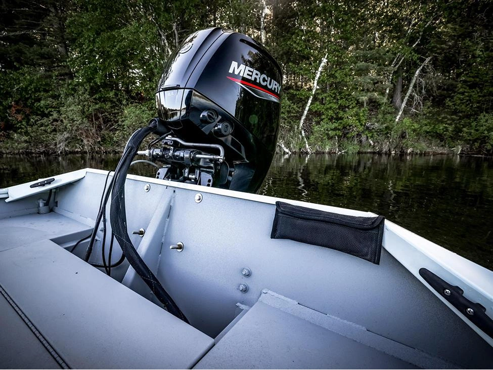 Lund 1870 Predator 1870 Predator Tiller 2025 alt