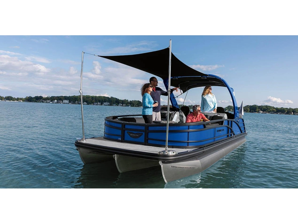 2025 Bennington Marine R Bowrider Line 22 RT Fastback Quad Bench alt