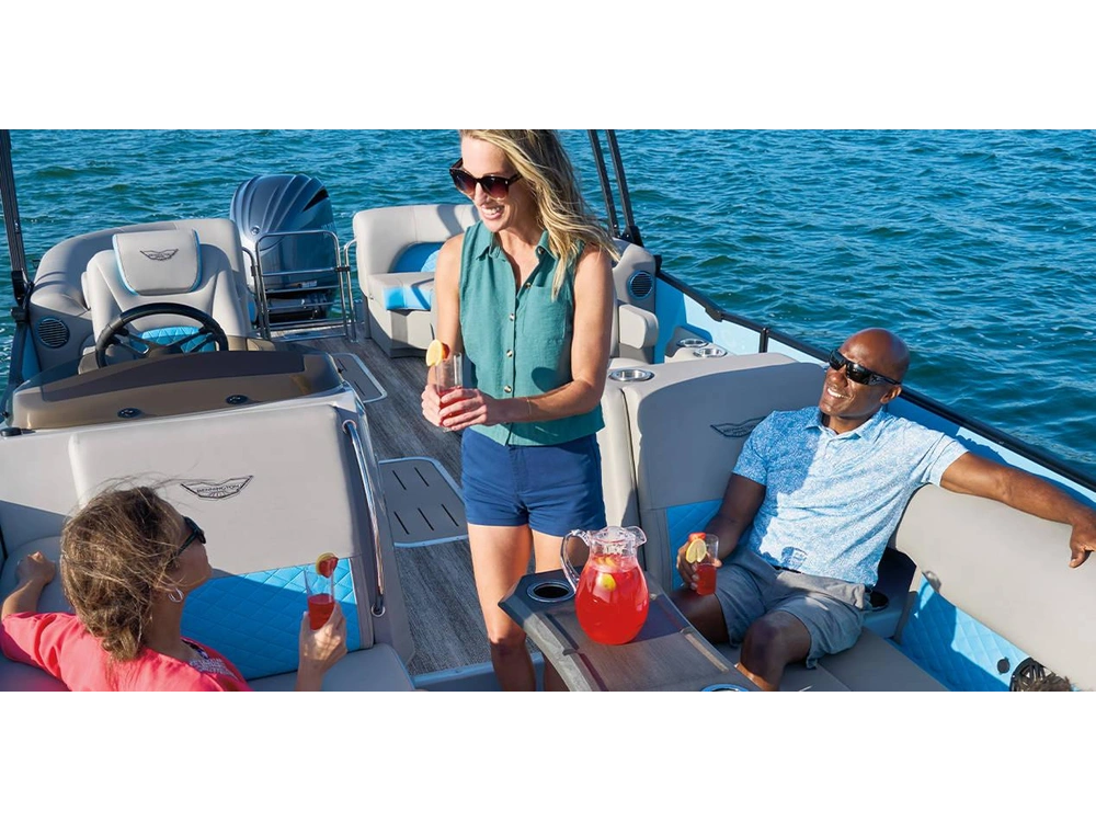 Bennington Marine L Bowrider Line 23 LT Fastback Quad Bench 2025 alt