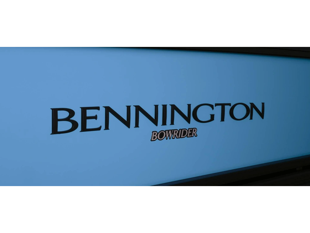 Bennington Marine L Bowrider Line 23 LT Fastback Quad Bench 2025 alt