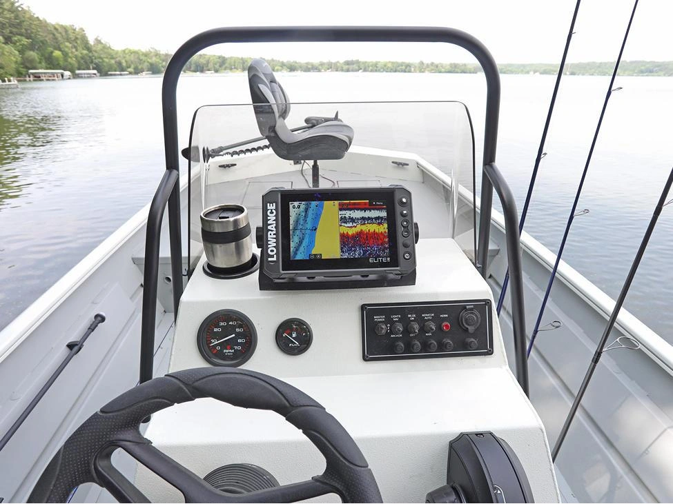 2025 Lund 1870 Predator 1870 Predator Tiller alt